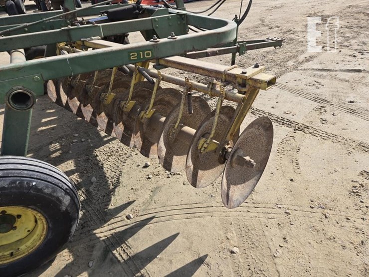 john-deere-210-image-5