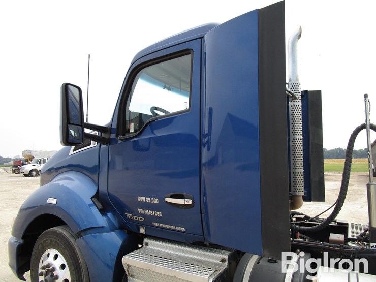 2021-kenworth-t680-image-16