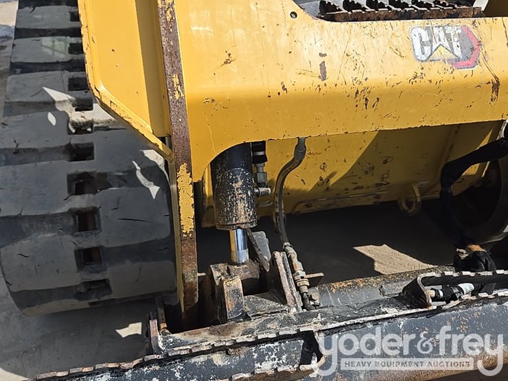 2022-caterpillar-259d3-image-29