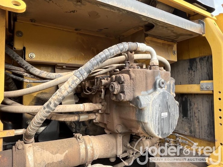 2021-komatsu-pc490-lc-11-image-16