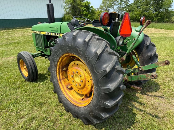john-deere-2040-image-17