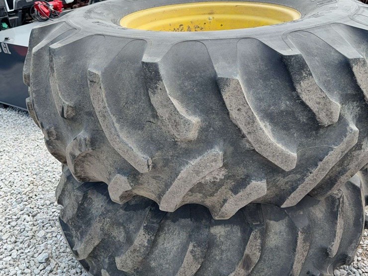 john-deere-8-image-1