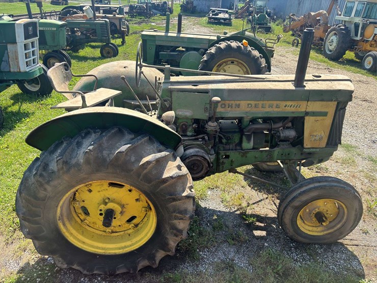john-deere-720-image-6
