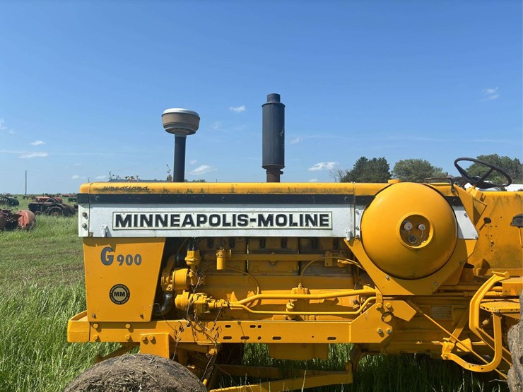 minneapolis-moline-g900-image-32