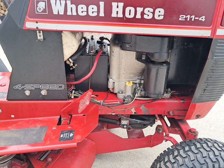 wheelhorse-211-4-image-6