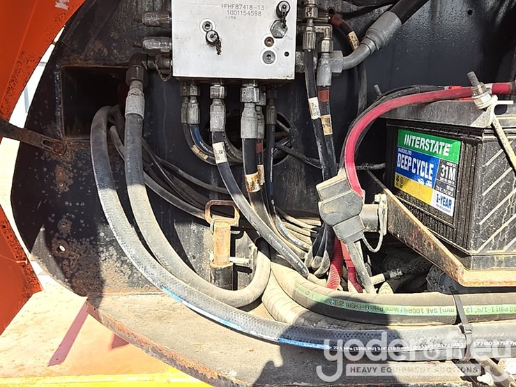 2017-jlg-800s-image-47
