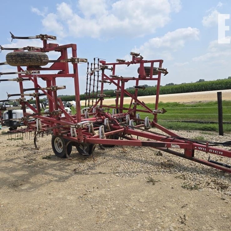 WIL-RICH FIELD CULTIVATOR 3837