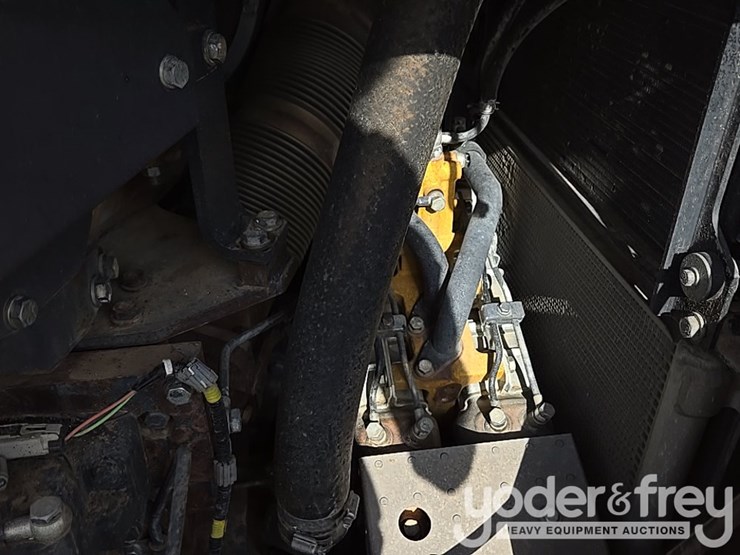 2014-komatsu-d155ax-7-image-47