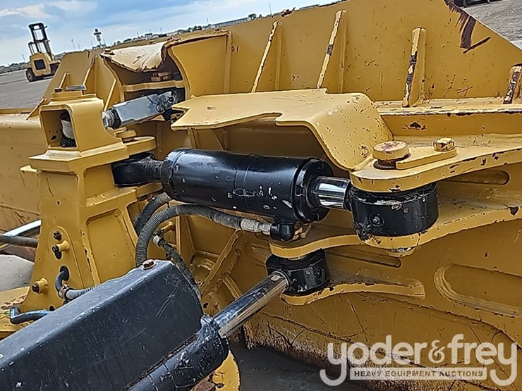 2019-caterpillar-d6n-lgp-image-31