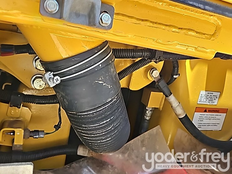 2021-komatsu-d65px-18-image-42