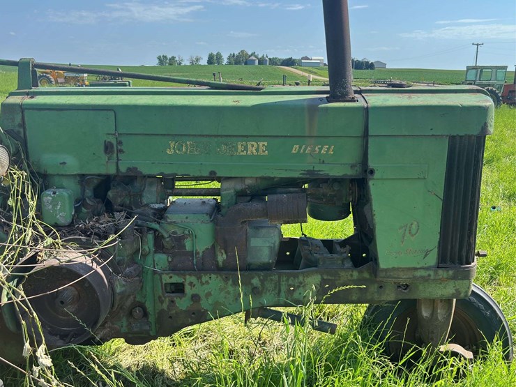 john-deere-70-image-13