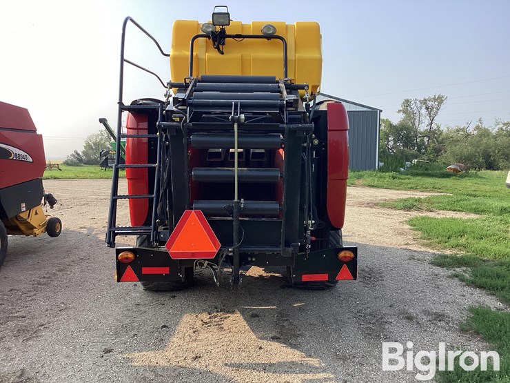 new-holland-big-baler-330-image-6