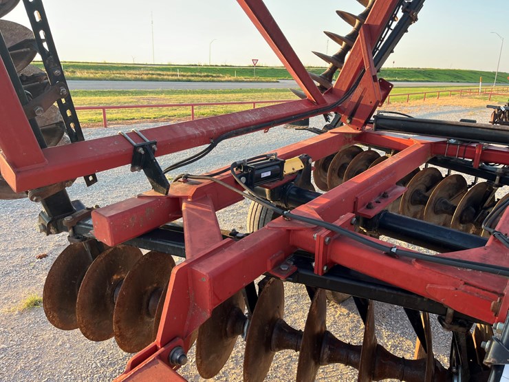 case-ih-370-image-4