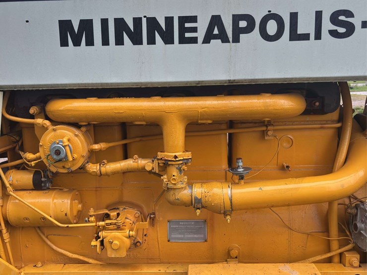 minneapolis-moline-g955-image-23