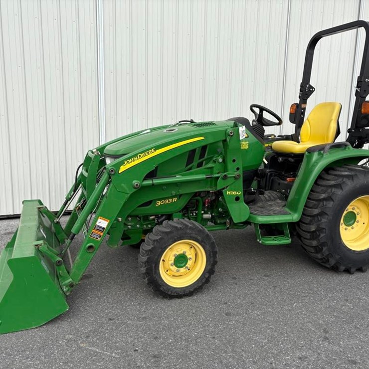 JOHN DEERE 3033R