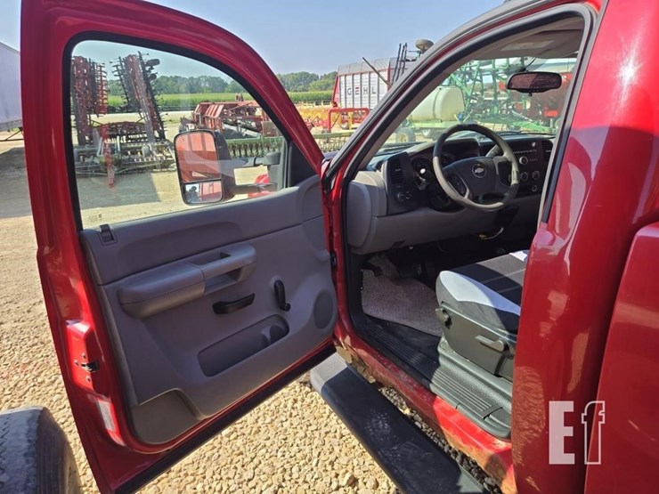 2008-chevrolet-silverado-2500hd-image-15