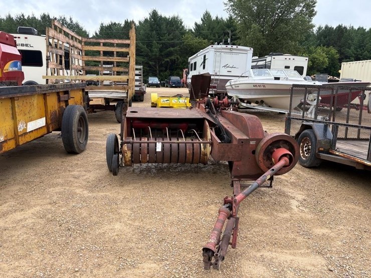 new-holland-super-66-image-2
