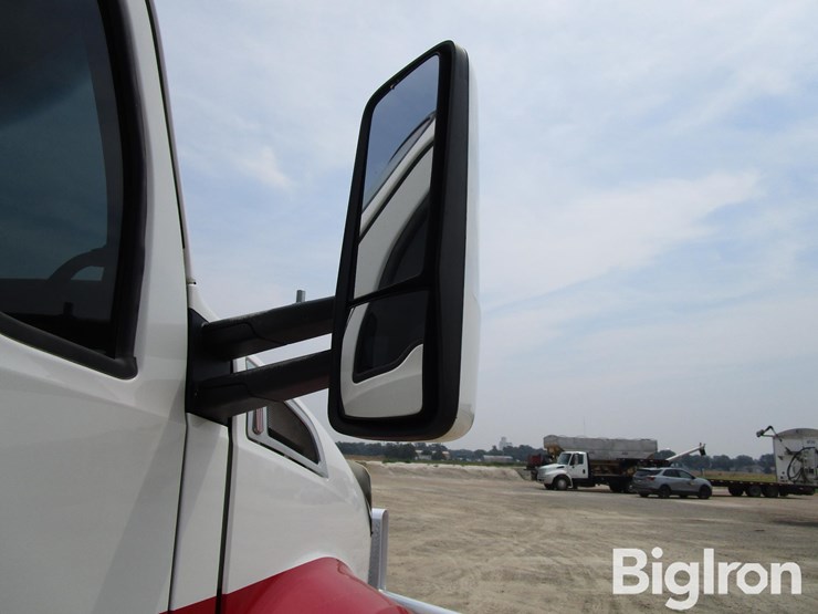 2016-kenworth-t680-image-16