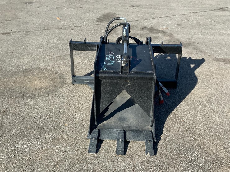 2025-giyi-gy-sgb20-skid-steer-stump-grab-bucket-image-2