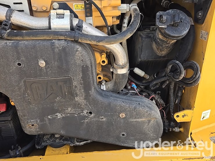 2022-caterpillar-259d3-image-48
