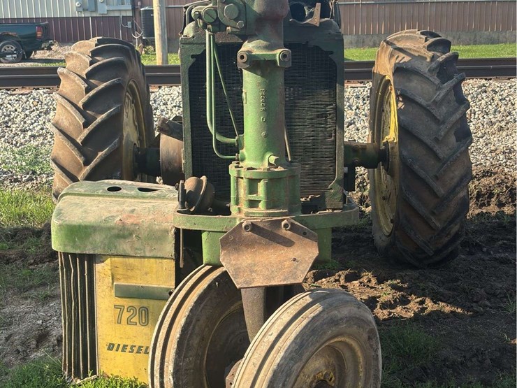 john-deere-720-image-8
