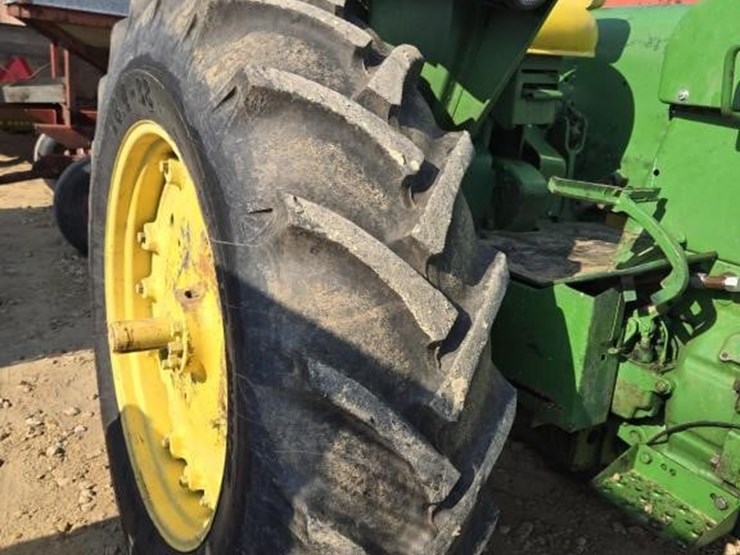 john-deere-4010-image-7