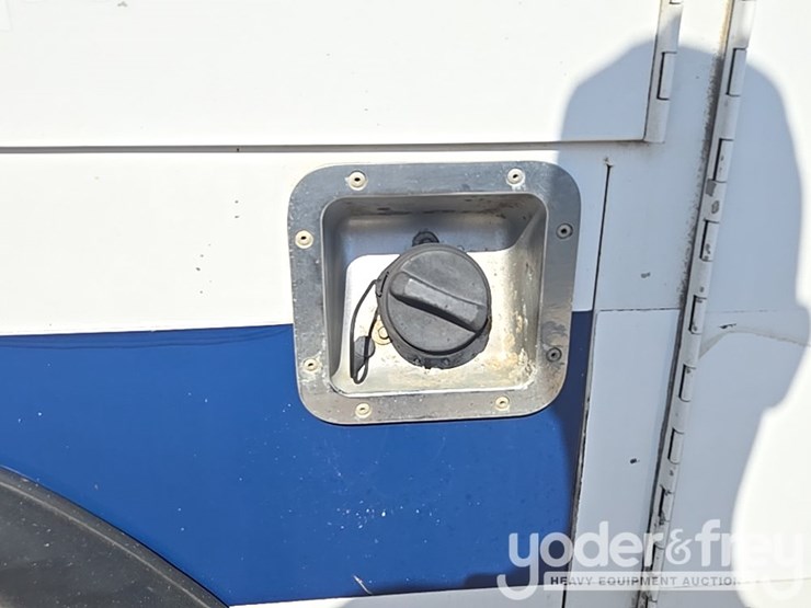 2019-ford-f550-xl-image-40