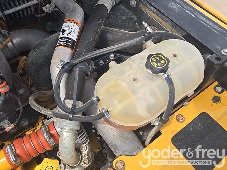 2022-deere-130g-image-71