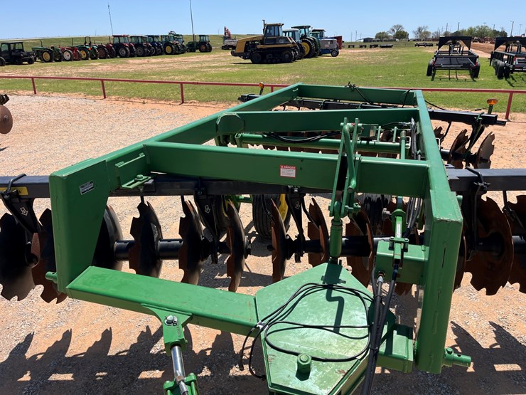 2013-john-deere-670-image-2