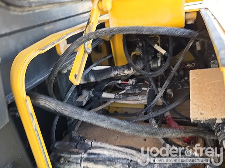 2014-komatsu-d155ax-7-image-44