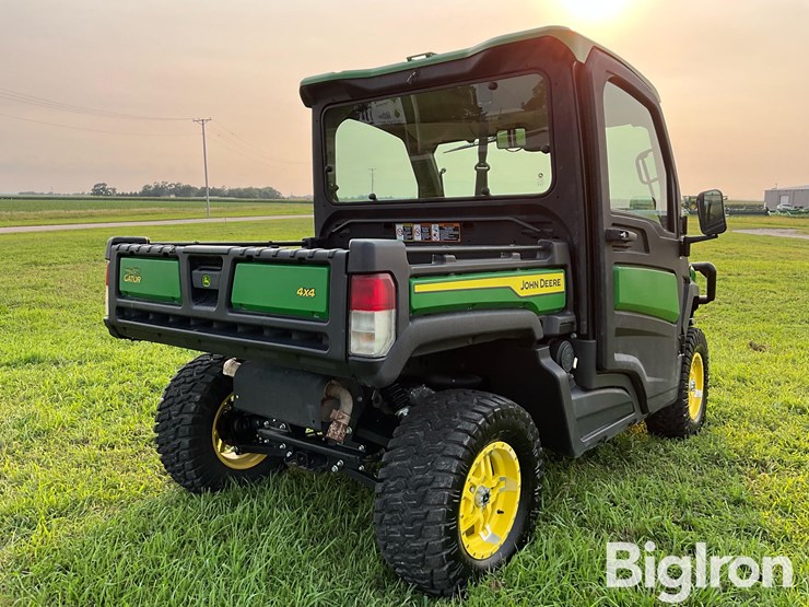 2021-john-deere-gator-image-5