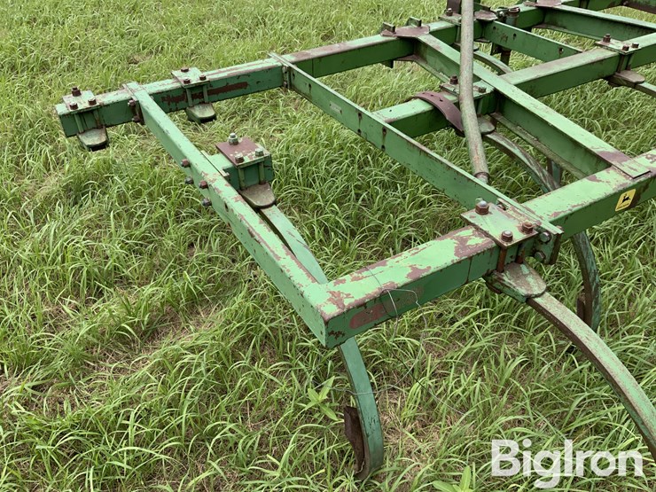 john-deere-100-image-17