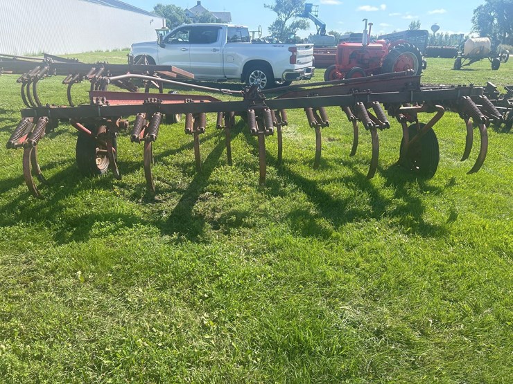 massey-ferguson-14-image-5