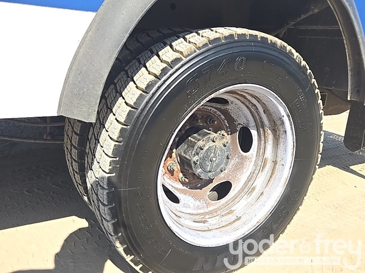 2019-ford-f550-xl-image-16