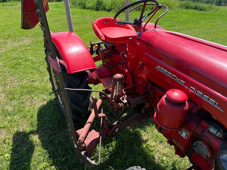 porsche-junior-image-24