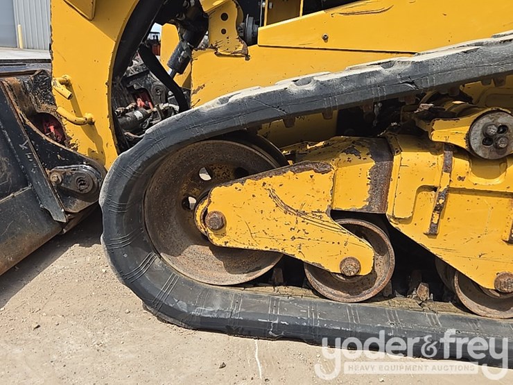 2022-caterpillar-259d3-image-16