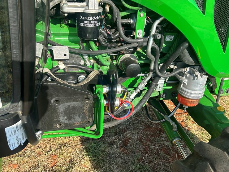 2024-john-deere-4052r-image-12
