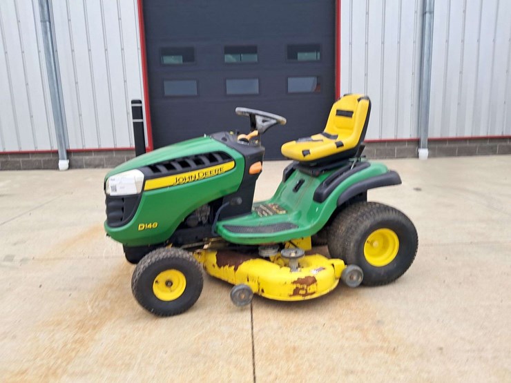 john-deere-la-image-1