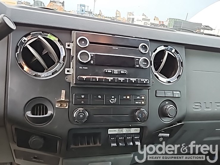 2014-ford-f550-xl-image-31