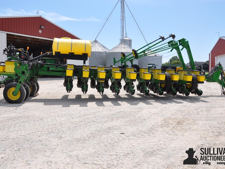 2010-john-deere-1770nt-image-4