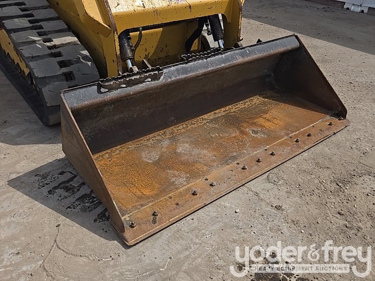 2022-caterpillar-259d3-image-10