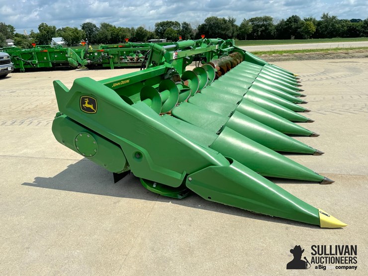 2023-john-deere-c12f-image-5