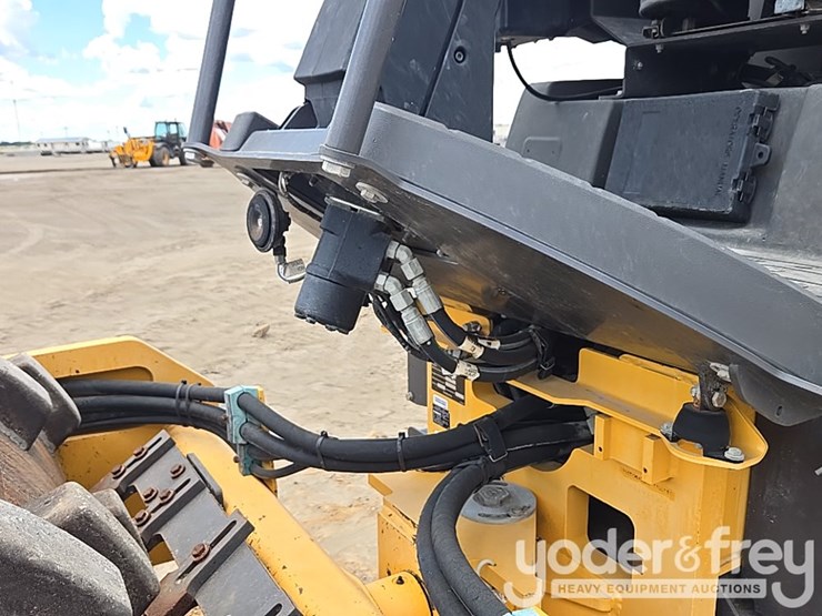 2017-volvo-sd45b-image-22