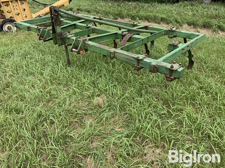john-deere-100-image-1