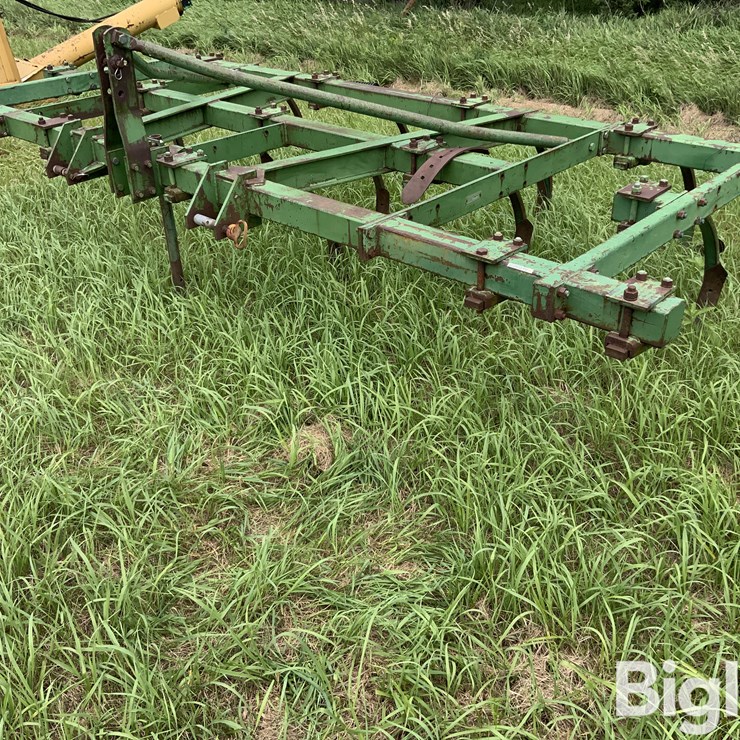 JOHN DEERE 100