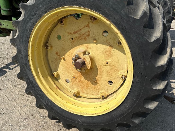 john-deere-630-image-12