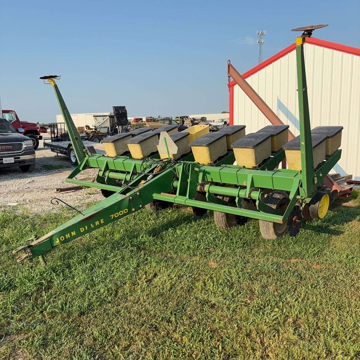 JOHN DEERE 7000