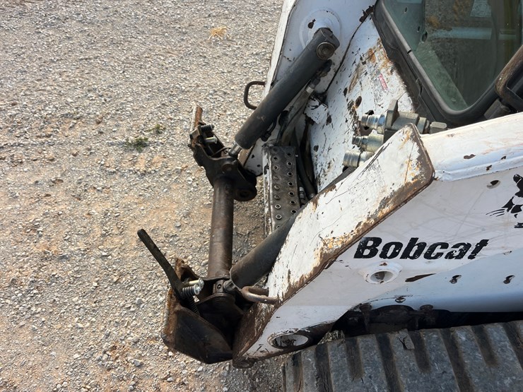 2002-bobcat-t300-image-3