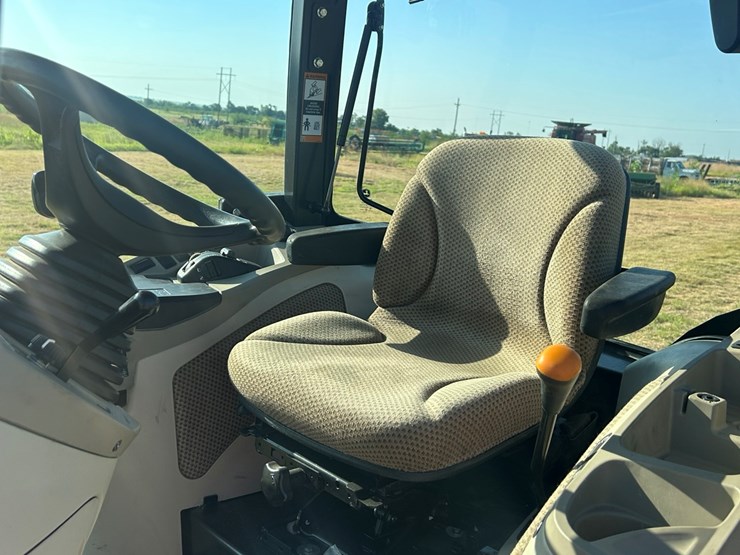 2024-john-deere-4052r-image-19