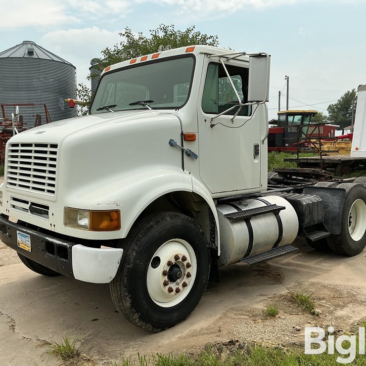 1998 INTERNATIONAL 8100